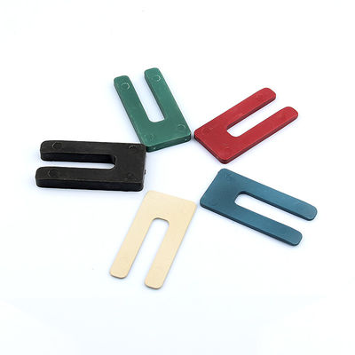 OEM / ODM พลาสติกโครงประตู ชิมส์ U ประเภทไนลอน ฟุตบอล 3.2MM X 75MM